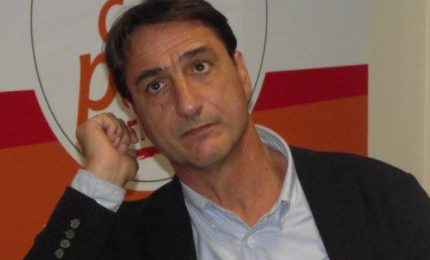 Claudio Fava formalizza la propria candidatura alla guida della Sicilia (salutando PD e 'fantomatiche' primarie del centrosinistra)