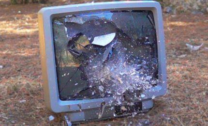 Televisione e programmi di intrattenimento: fatuità, esibizione, falsificazione, autocelebrazione