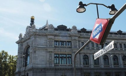 La Banca Centrale spagnola invita i cittadini a tenere in casa una certa somma di denaro per le emergenze/ SERALE