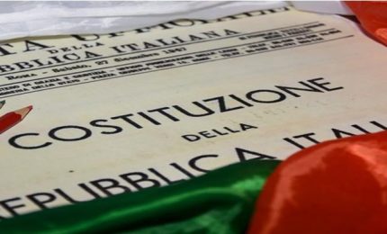 Quelli che hanno stravolto la Costituzione italiana hanno 'festeggiato' ipocritamente la Repubblica tradita