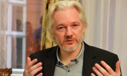 Dicono Cina e Russia sono spietate dittature. E gli USA che perseguitano Julian Assange che cosa sono?