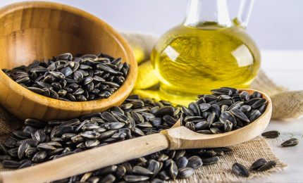 La doppia speculazione a danno dei consumatori con l'olio di semi che costa più dell'olio extra vergine di oliva!/ MATTINALE 675