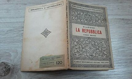 "Il tiranno non ha amici ma solo adulatori... è posseduto dalla sete di potere, che lo conduce alla follia"