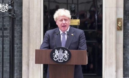 Regno Unito, Johnson si dimette. "Nessuno è indispensabile"