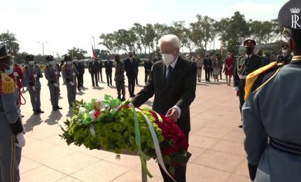 Mozambico, Mattarella depone corona di fiori al Monumento agli Eroi