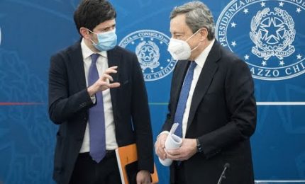 L'Italia assume medici stranieri non vaccinati contro il Covid dopo aver sospeso dallo stipendio i medici italiani non vaccinati!