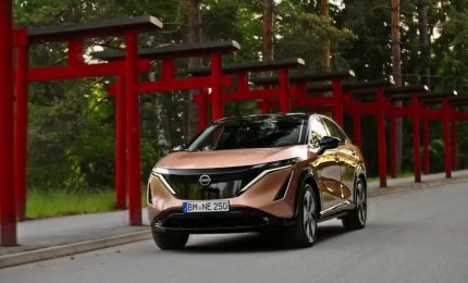 Nissan Ariya, primo coup&eacute; crossover 100% elettrico