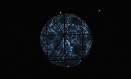 Luna Somnium illumina il Gazometro di Roma