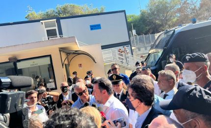 Immigrazione, Salvini &ldquo;In hotspot Lampedusa garantire condizioni umane&rdquo;