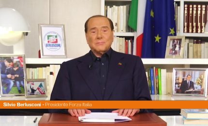 Migranti, Berlusconi "L'Europa ci deve aiutare"