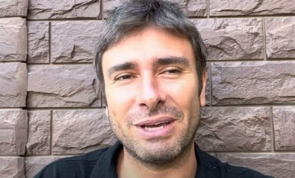 Rispetto ai nani e ai venduti della nauseante politica italiana Alessandro Di Battista è un gigante. Il nuovo partito (VIDEO)/ MATTINALE 725