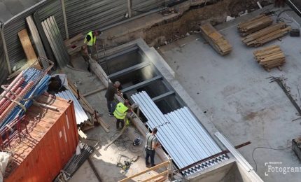 Incidente sul lavoro a Milano, operaio precipita da 20 metri