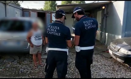 Controlli nel campo nomadi di via Candoni a Roma, 350 identificati