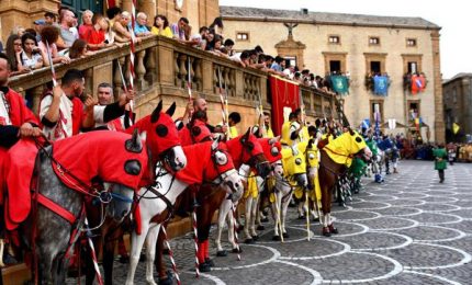 Dal 12 al 14 Agosto al via il Palio di Piazza Armerina con Ronn Moss nel ruolo del Conte Ruggero D’Altavilla