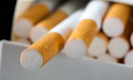 Avvisi e foto 'terrificanti' nei pacchetti di sigarette hanno ridotto di due terzi il numero dei fumatori. Però...