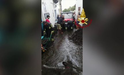 Devastata dal maltempo isola di Stromboli, vigili del fuoco al lavoro