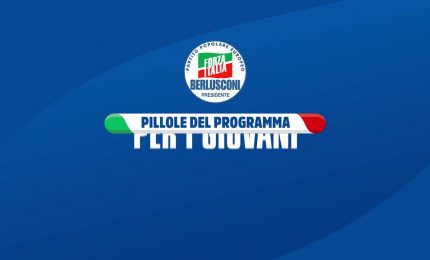Berlusconi "Ai giovani stipendi di almeno mille euro al mese"