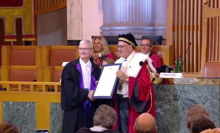 Dall'Universit&agrave; Federico II di Napoli una laurea H.C. a Tim Cook