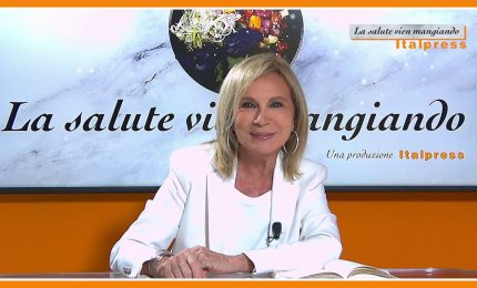 La Salute Vien Mangiando - Benefiche virt&ugrave; di passiflora e pappa reale