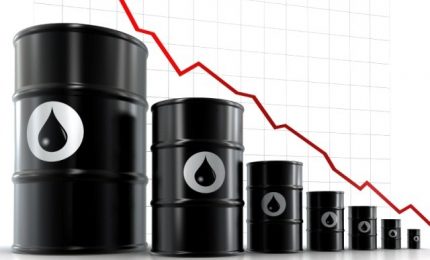 Sale del 2% il prezzo del petrolio mentre l'OPEC riduce la produzione di 3,58 milioni di barili al giorno
