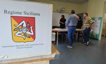 Grande affluenza alle urne in Sicilia. Il tagliando antifrode ritarda le operazioni di voto?