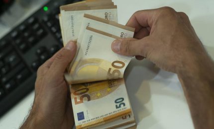 Il contante? Rappresenta il 7% del totale della liquidità contro il 93% della moneta elettronica della banche/ MATTINALE 826