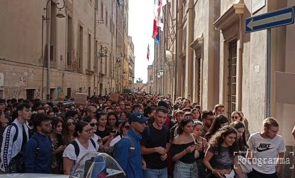 Crollo all'Universit&agrave; di Cagliari, gli studenti scendono in piazza