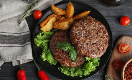 Negli Stati Uniti stanno mettendo da parte la 'carne vegana' per tornare al tradizionale hamburger