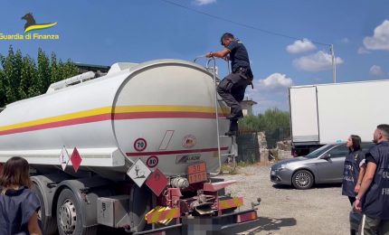 Frode internazionale sui carburanti, 13 indagati e sequestro di beni per 25 milioni