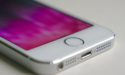 Non è che la Cina, con la scusa del Covid, sta mettendo in ginocchio la produzione di iPhone americana?/ MATTINALE 859