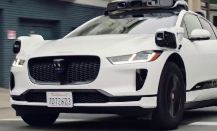 Il 2023 sar&agrave; l'anno della guida autonoma?