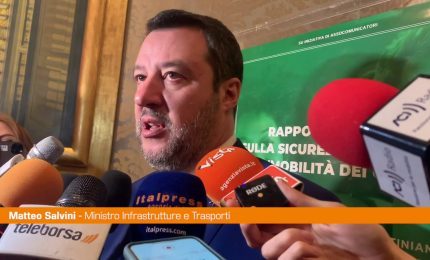 Salvini "Per casi gravi considerare revoca della patente a vita"
