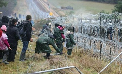 Lo sapevate che l'Unione europea sta respingendo migliaia e migliaia di migranti  al confine di Bielorussia e Polonia, Lituania e Lettonia?