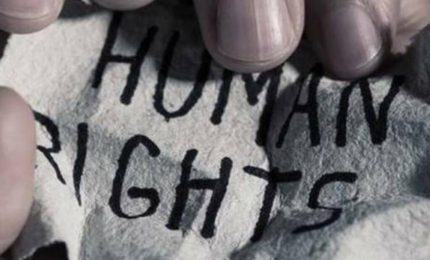 I migranti che arrivano dal Mediterraneo ovvero "schiavi in cambio di petrolio". A Napoli su tale argomento si pratica la censura?/ MATTINALE 879