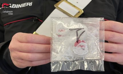 Sequestrata a Roma droga con effigie Babbo Natale, 4 arresti