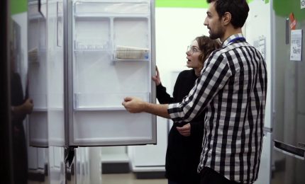 Consumi in calo nel 2022. Bene il settore casa, male i motori