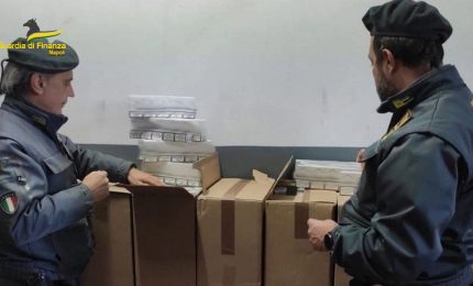 Contrabbando, sequestrate 3 tonnellate di sigarette nel Napoletano