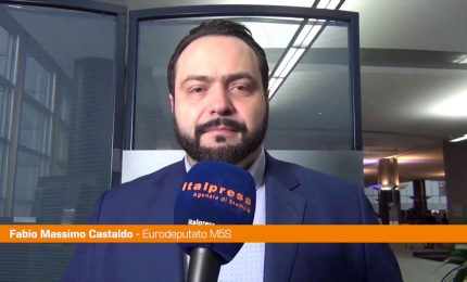 Ue, Castaldo "Accelerare sull'euro digitale"