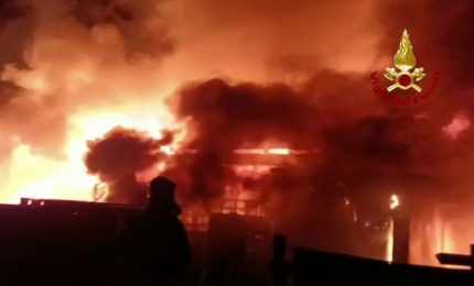 In fiamme un caseificio nel cuneese