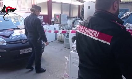 Cimitero di rifiuti su sponde fiume Sarno, 3 denunce nel Napoletano