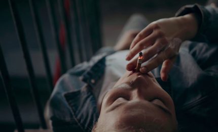 Sigarette, saranno vietate all'aperto in presenza di minori e donne