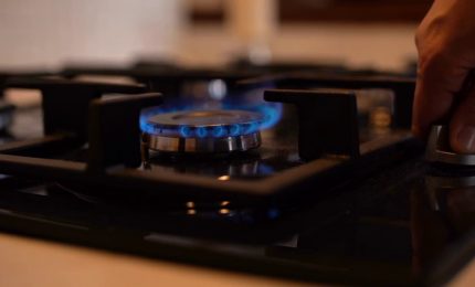 Gas, nel 2022 bolletta in rialzo del 64,8%