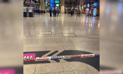 Parigi, attacco alla stazione ferroviaria: diverse persone ferite