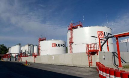Veramente i russi della Lukoil hanno ceduto la raffineria Isab di Priolo o sono d'accordo con ciprioti e israeliani?/ MATTINALE 902