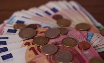 Aumentano i prestiti bancari a famiglie e imprese