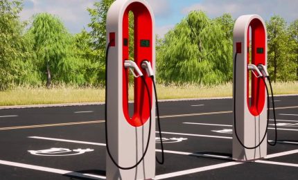 Colonnine di ricarica, ancora troppo poche e a macchia di leopardo