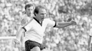 Ci ha lasciati Vito Chimenti 'mito' del Palermo Calcio con la sua indimenticabile 'bicicletta e per il gol nella finale di Coppa Italia