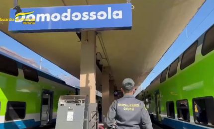 Dalla Svizzera all'Italia con 10 ovuli di cocaina in corpo, arrestata