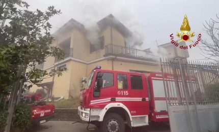 Appartamento in fiamme nell'avellinese, salvate tre persone