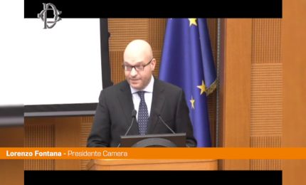 Fontana "Le comunit&agrave; un'alternativa a individualismo e collettivismo"